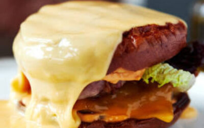 A Revolução do Queijo Derretido: Como a Máquina de Raclette Transforma os Hamburgueres